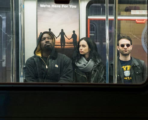 les héros dans le métro