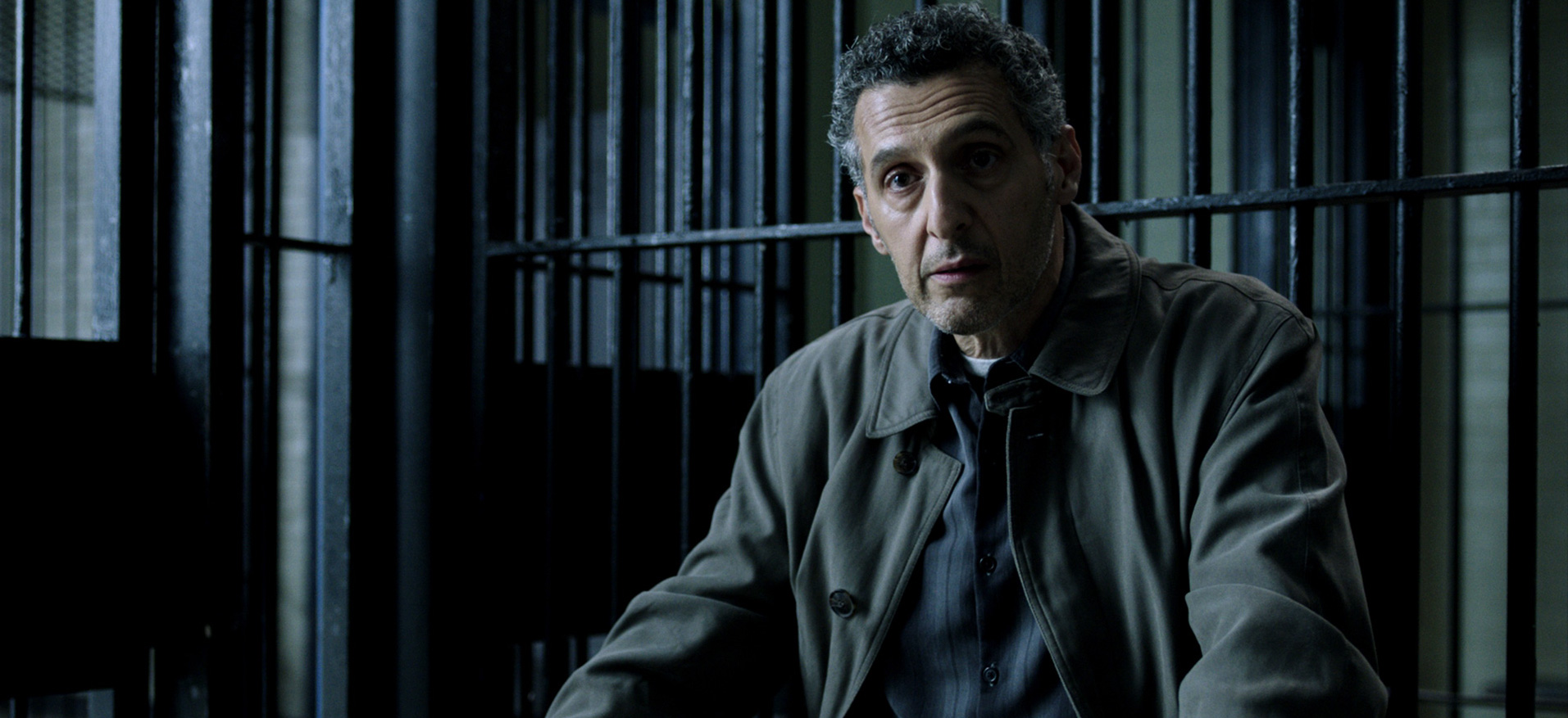 John Turturro au commissariat